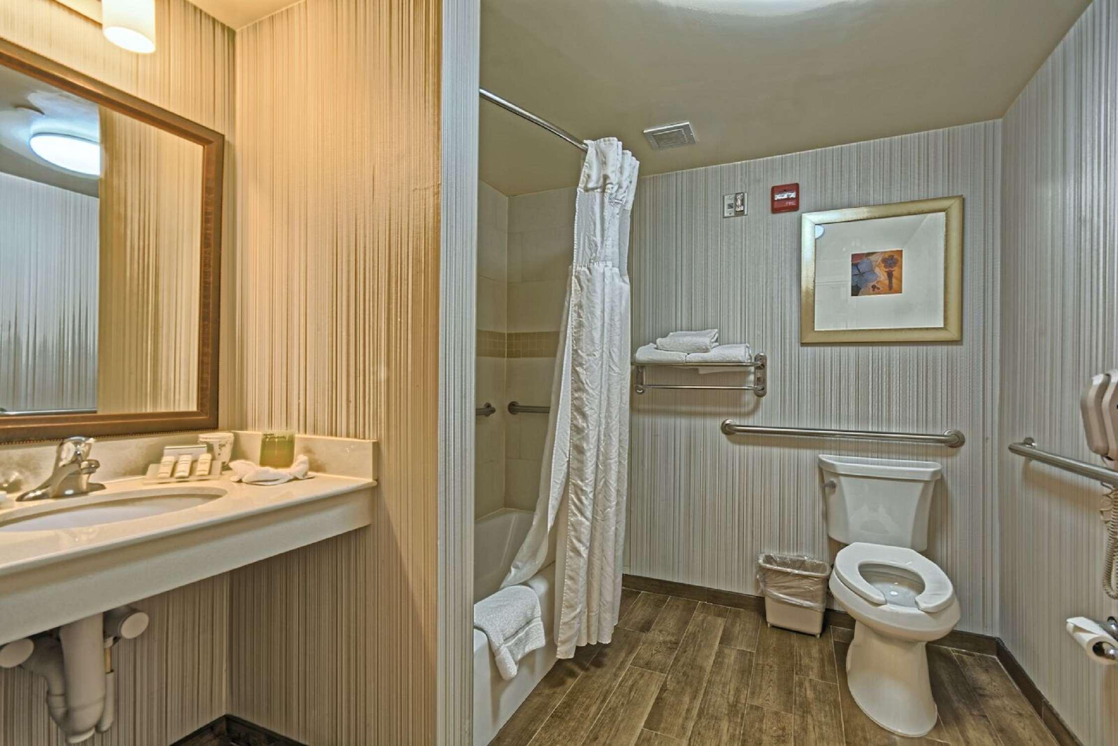 Hilton Garden Inn By Hilton Mount Laurel Extérieur photo