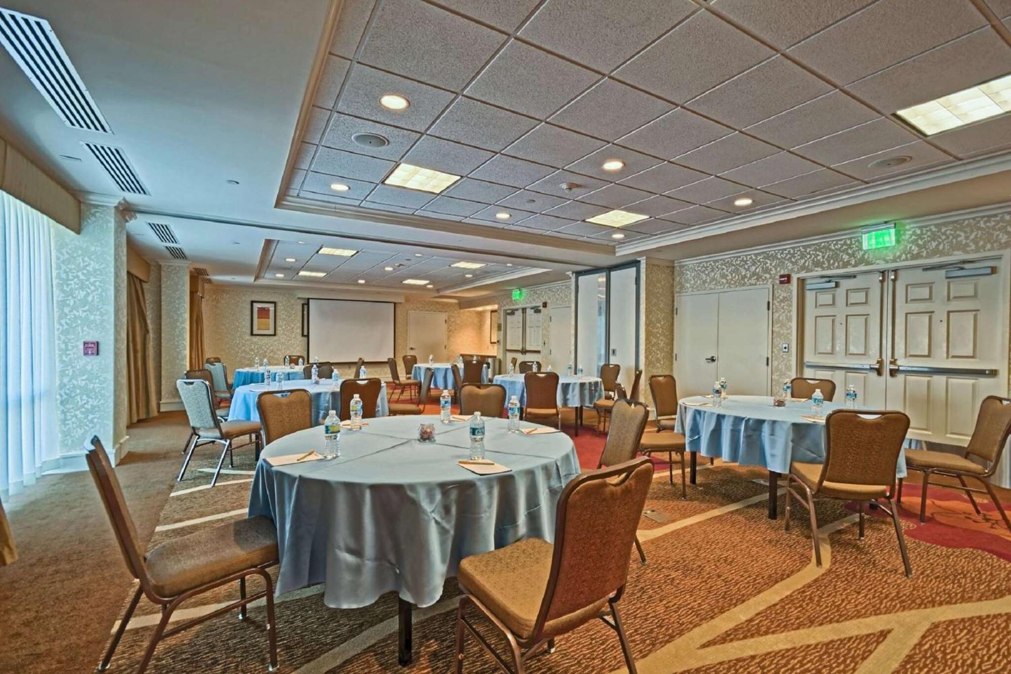Hilton Garden Inn By Hilton Mount Laurel Extérieur photo